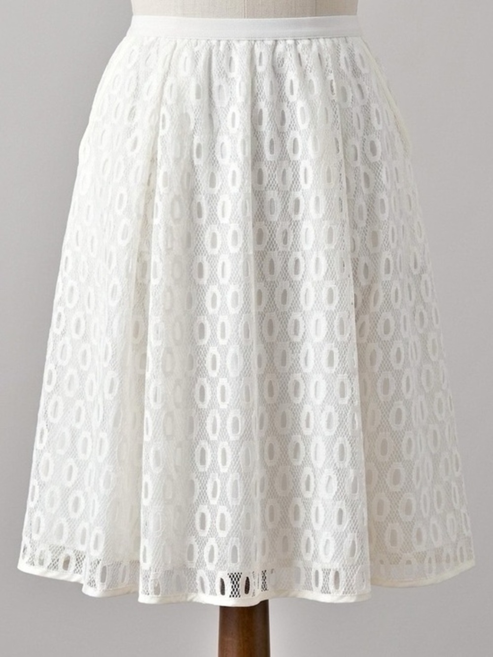 Anthropologie Maeve Lawn Party Skirt With Pockets White A-Line Eyelet Size 4